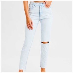 American Eagle Mom Long Beautiful Bleach Out Distressed Jeans in size 20 NWT